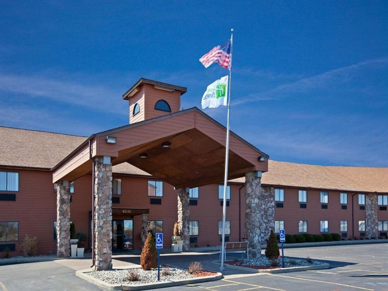 Holiday Inn Express Fremont By Ihg Exterior photo