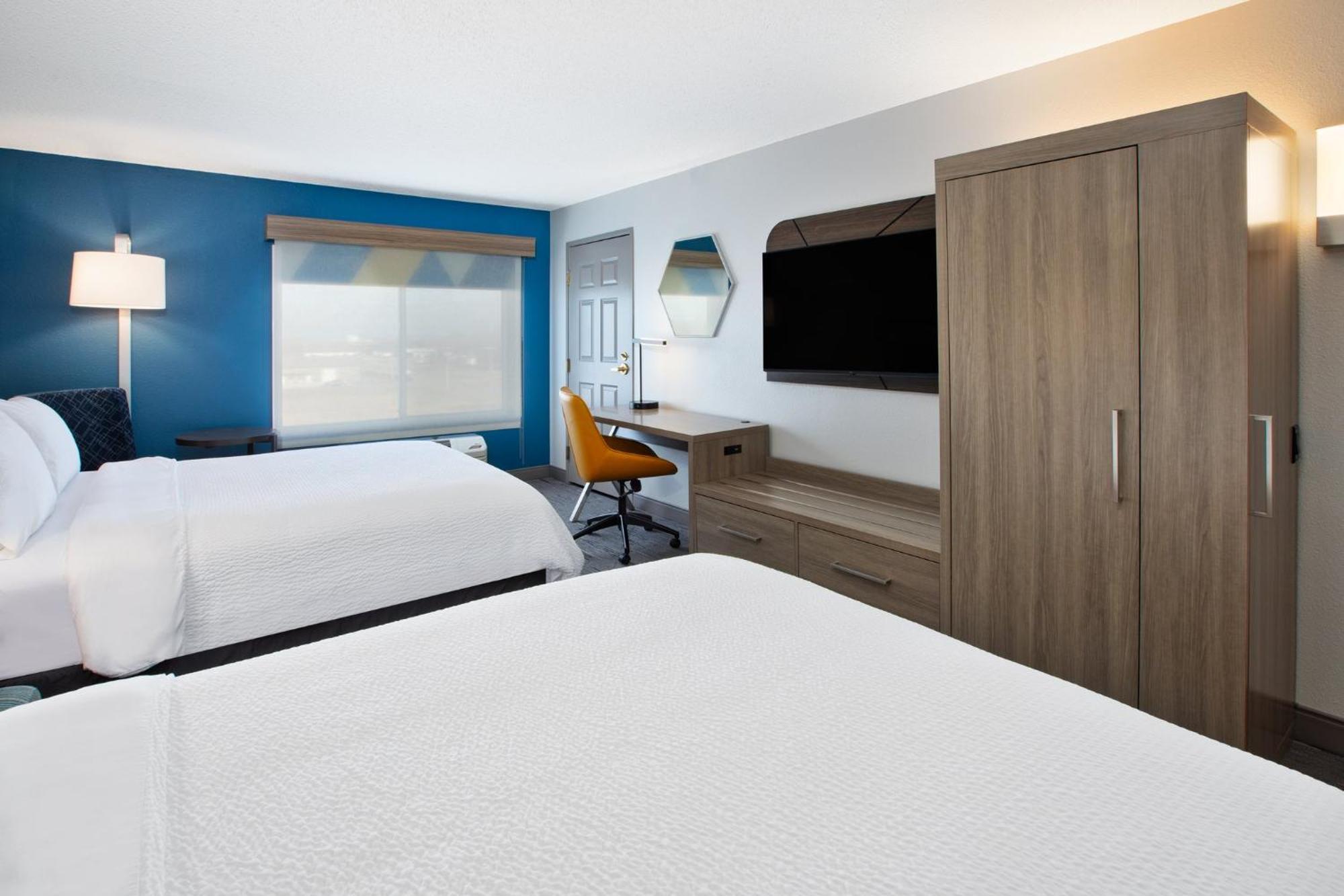 Holiday Inn Express Fremont By Ihg Exterior photo